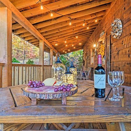 Grin N Bear It Cabin With Hot Tub And Fire Pit! Pigeon Forge Kültér fotó
