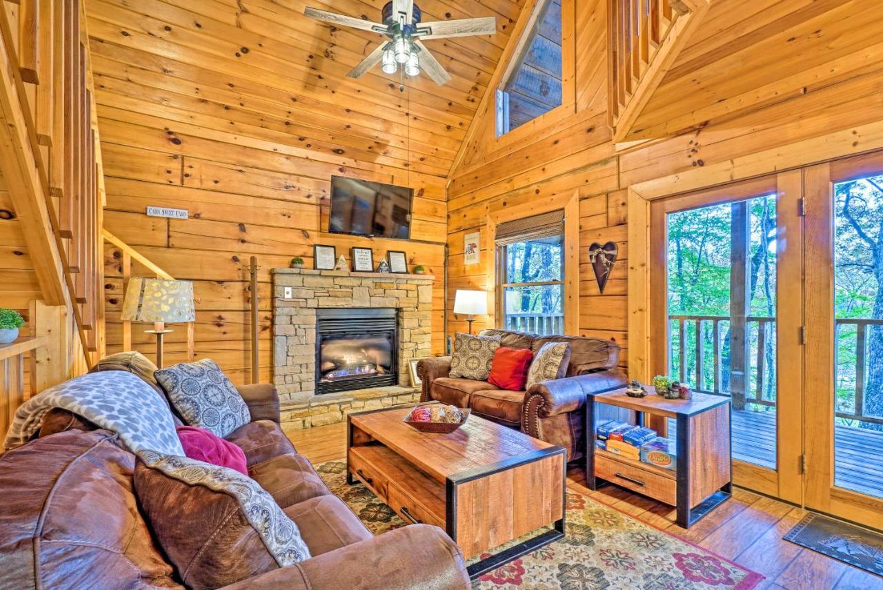 Grin N Bear It Cabin With Hot Tub And Fire Pit! Pigeon Forge Kültér fotó